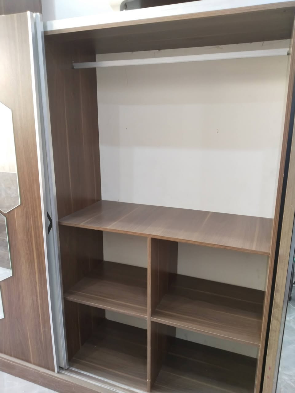 غرفة نوم 7 قطع اخو الجديد  مع نقل وشد واصل داخل اربيل فقط للتواصل ***********
