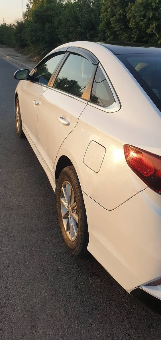 🌹اطيب تحيه للكروب والقائمين عليه🌹
للبيع سوناتا وارد امريكي موديل 2018
تفاصيل السياره حادث امريكا جاملغ وباب وبيها شويه بلبنيد
السياره رقم الجديد سنويه جديده تخم تاير نضيف جواها كير مكينه حداديه تبريد خير من الله ترايها كلش نعمه السياره تواجد السياره بغداد الاعظميه السياره بسمي تحويل ثاني يوم السعر 120$وبيها شي بسيط 
☎️للاتصال/***********
