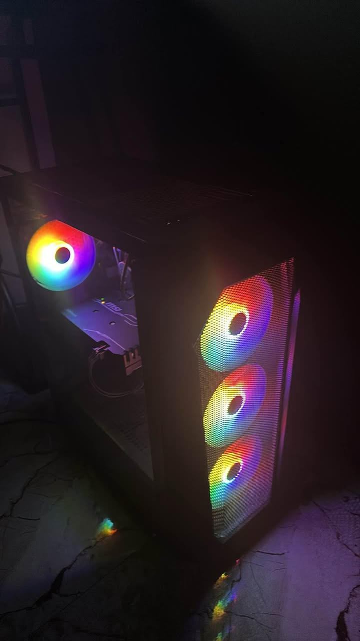 ~فقط كيس للبيع
المعالج ~ (CPU): Intel Core       i5-11400 (جيل 11)
 الكارت (GPU): NVIDIA GeForce RTX 2060 (6GB) - يدعم DLSS
تبريد MSI الاحترافي،
 اللوحة الأم (الماذر بورد): Gigabyte H510M H (لوحة حديثة ومستقرة تدعم الجيل 11 بالكامل)
 الرام (RAM): 16GB (Dual Channel ddr4 2x8GB) من شركة Lexar الأصلية
 التخزين (Storage): * قرص للنظام والبرامج SSD بقوة 118G
 هارد تخزين إضافي ميكانيكي HDD مساحة واسعة لتنزيل الألعاب والملفات الضخمة
 الباور سبلاي: 500W-550W أصلي ومستقر ومكفي للقطع تماماً
السعر 500,000 الف دينار  للستفسار خاص او
رقم الهاتف *********** 
العنوان بغداد حي الربيع الاعظمية الفارس, صلاح الدين
