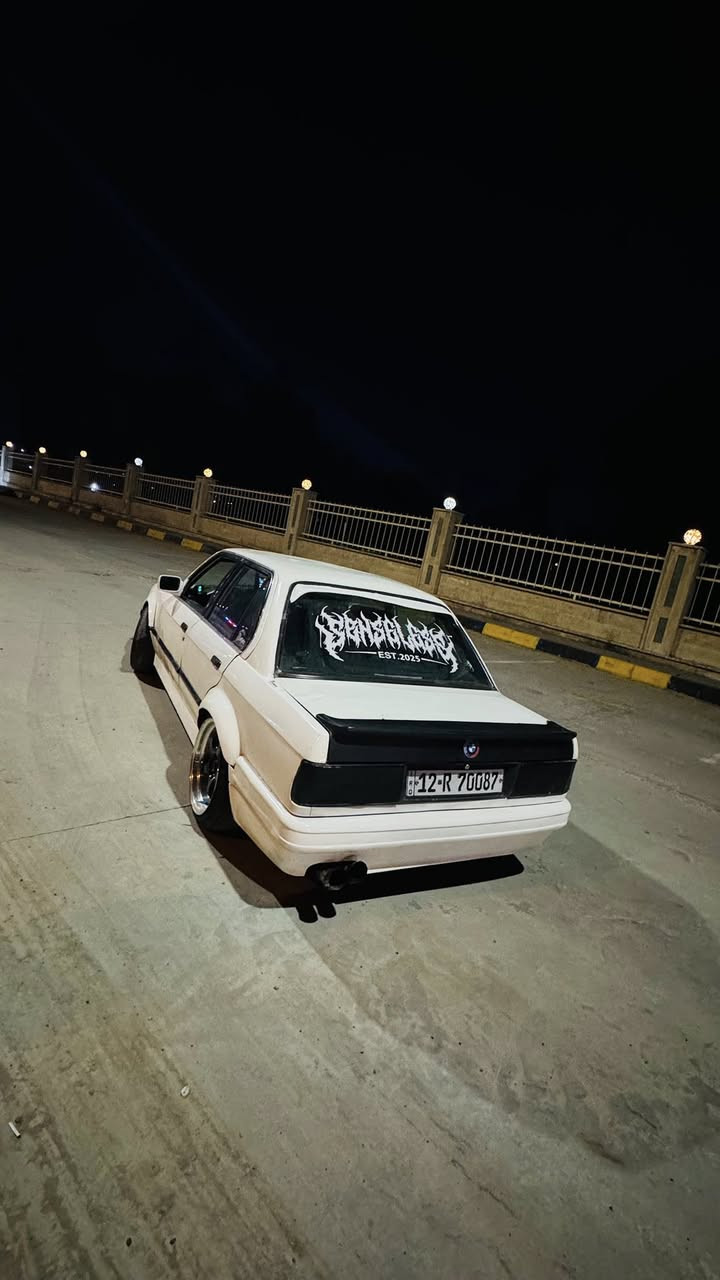 E30
مكينه 18 حشوه 20 
سياره بأسمي رقم الجديد هزه كابون بيها
رقم نينوى 
صالنصه رياضي ريمونت 
طخم ويل (ويلد) حجم 17 تايرات جدد
السيارة نصبتها تسولف وبلحقيقه بعد احلا 
مصروف عليها حيل 
سنتر لوك 
طخم سبيسر
بيها عمل نفاخات امامي خلفي
بيها نواقص حيل بسيطه 
مكان السيارة موصل واني شرعيها 
سعرها 34 
***********
