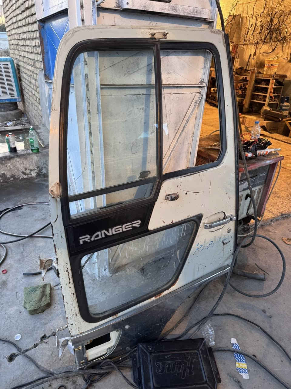 بواب هينو طيره للبيع بلاد ي بدون صبغ  مستعمل ***********
