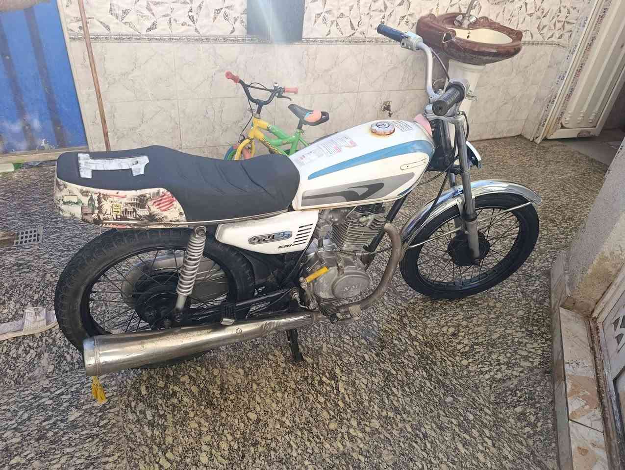 سلام عليكم دراجه للبيع نضيفه السعر خاص ***********
