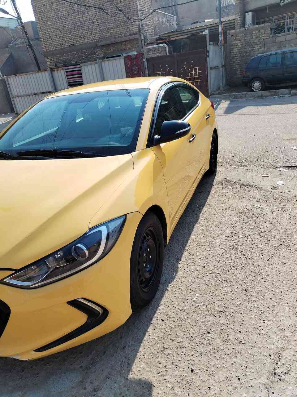 السلام عليكم إلنترا موَديل 2018 فول عدا الفتحه اشاير بالمري يدات الباب بصمه مانع انزلاق تحكمات  كشنات جلد تدفئه كير مكينه خير من الله شادلها منضومه غاز جديده تبريد بيانو جديد  حادثها جاملغ وباب وبالعراق طخه جدا بسيطه بالبنيد السعر 120 وبيها مجال رقم الهاتف ***********
