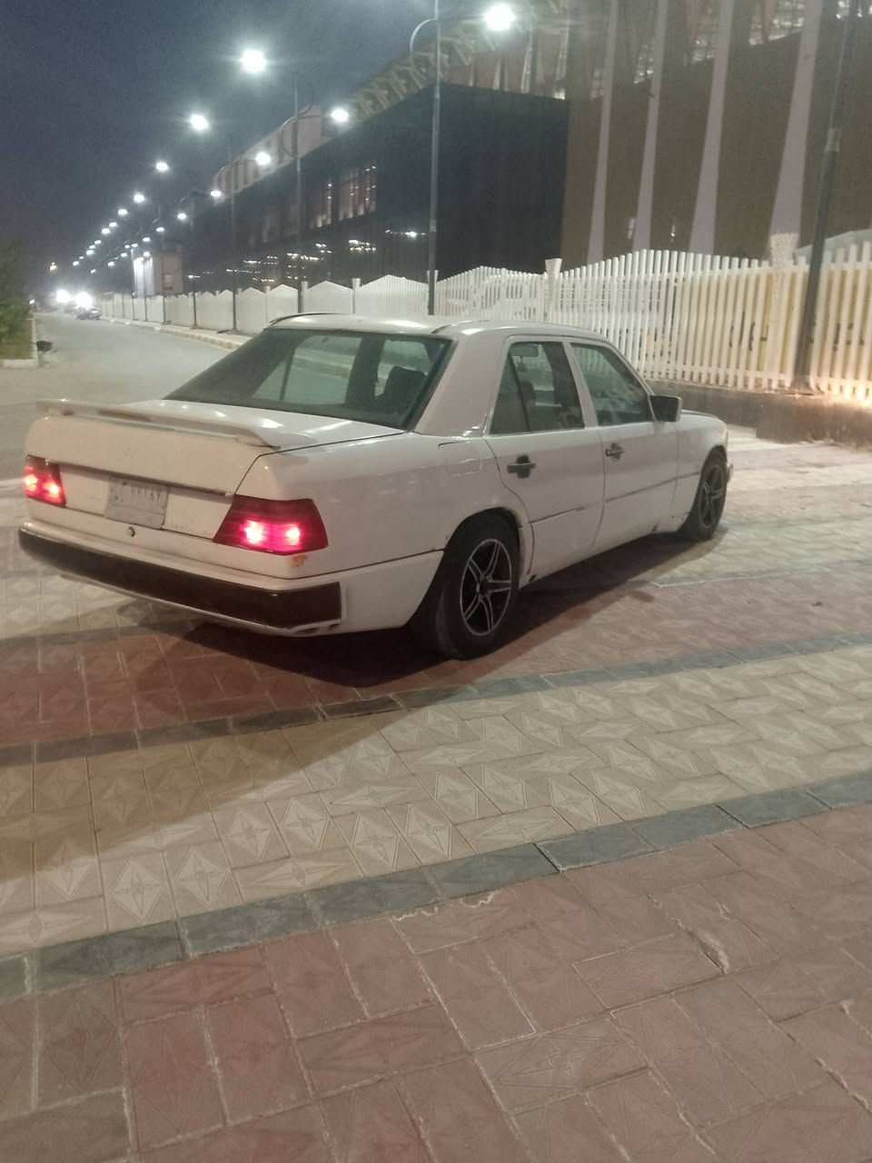 السلام عليكم مارسدس دب تخم تاير حداديه حلوه كير ومكينه حاويه فيفيتي  تبريد شغال رقم بغداد بسمي تريد وكاله تريد تحويل سعر27 وبيهه مجال عنواني ناصرية سوك الشيوخ ***********
