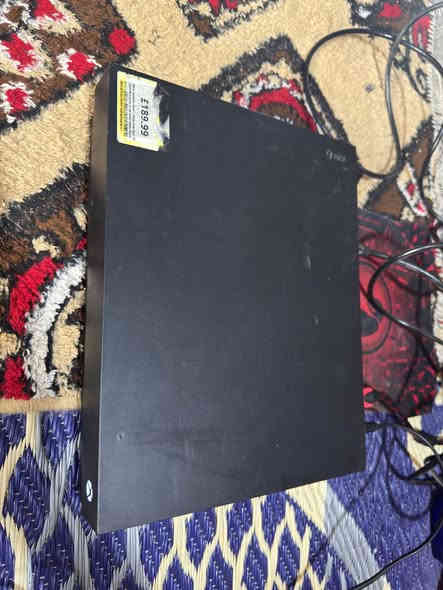 سلام عليكم اكس بوكس وان اكس ذاكرة 1تيرة جهاز جديد وشغال وكلشي مابيه السعر 200وبي مجال مكان بغداد/جسر ديالئ الجديد مقابيل بانزين خانه المشرق العربي وجهاز علئ فحص رقمي ***********
