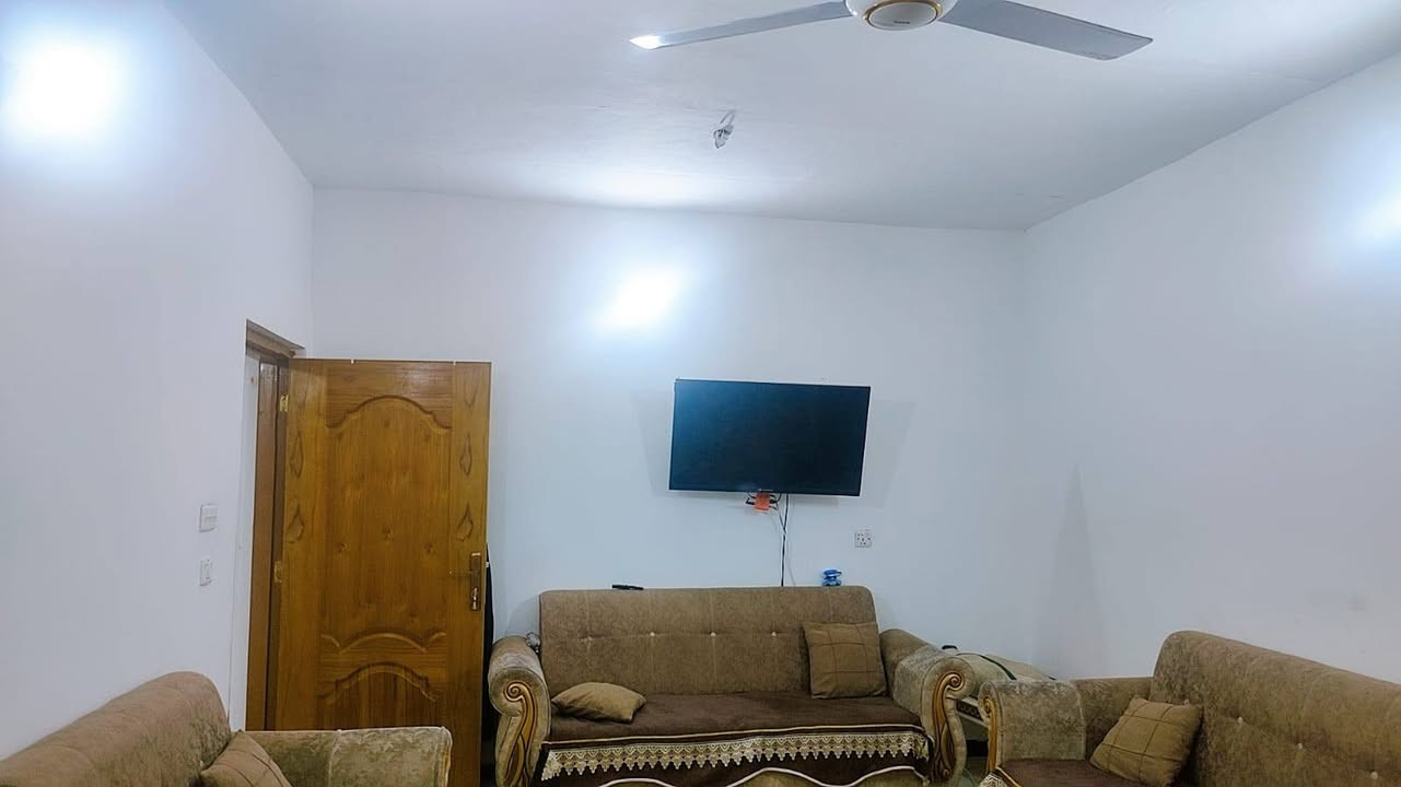 #اللهم صل على محمد وآل محمد 
#للبيع للبيع 
#دار طابو صرف
#ملاحظة // يرهم البيع نقدا" او على المبادرة من لديه حجز
#منطقة الحكم
#طابق واحد عكادة مرمم حديثا
#المساحة  125 متر
#واجهة الدار 11 متر والباقي نزال 
#موقع مميز شارع 20 متر و مقابل خدمات 
#بناء 2015 ومرمم 2024
#يحتوي على
غرفتين وصالة واستقبال ومطبخ وصحيات داخلية وخارجية 
#لطفا" اعمل متابعة للبيج
  👈 الفخامة للعقارات في السماوة
 #السعر  اتفضل خاص رجاء"
#مكتب_الفخامة_للعقارات
للاستفسار اكثر مراسلتنا ع الخاص او الاتصال على الارقام التالية
***********
***********
***********
ويوجد واتساب ع نفس الرقم أو زيارة مكتبنا
الفخامة للعقارات في السماوة 
 الواقع في منطقة الحكم مجاور مكتب العصائب القديم جهة حي العمال قبل معمل ماء الارو نهر الأمل
وفي حال لم يتوافق العقار مع رغبتكم او لم يكن بقدر امكانيتكم زوروا موقعنا على فيسبوك للتصفح على اكثر عدد من العقارات المتوفرة🌷‏هدفنـا خدمتكـم ودائمـاً نسعى لنتميز ونـكون تحت شعـار ‎#عطاء_بلا_حدود🌹
