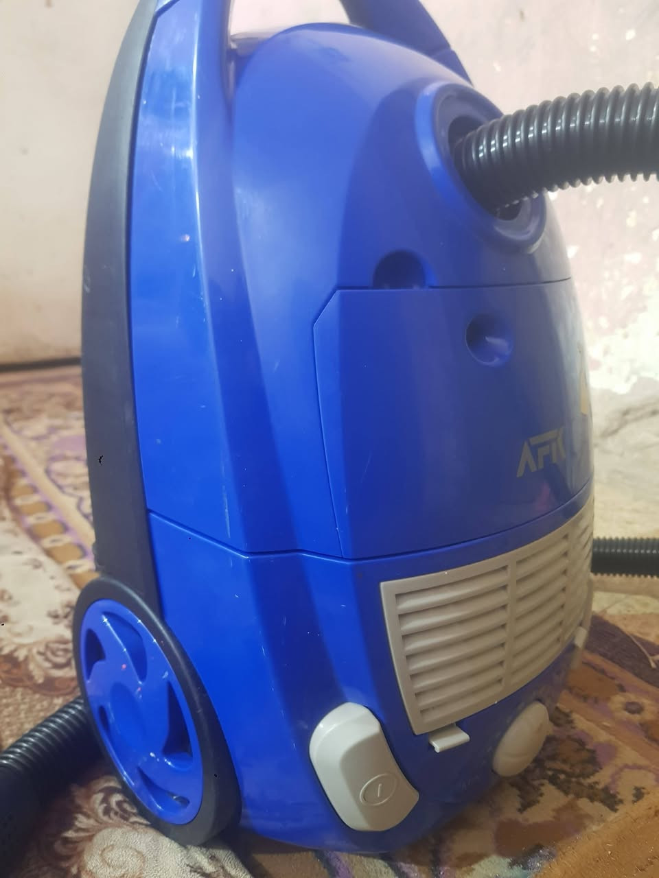 السلام عليكم
مكناسه كهربائيه سحب قوي  نضيفه تشتغل عالفحص  سعر 25


**إذا كنت صاحب هذا الإعلان وتريد حذفه لأي سبب، رجاءا أرسل رسالة إلى الدعم الفني**