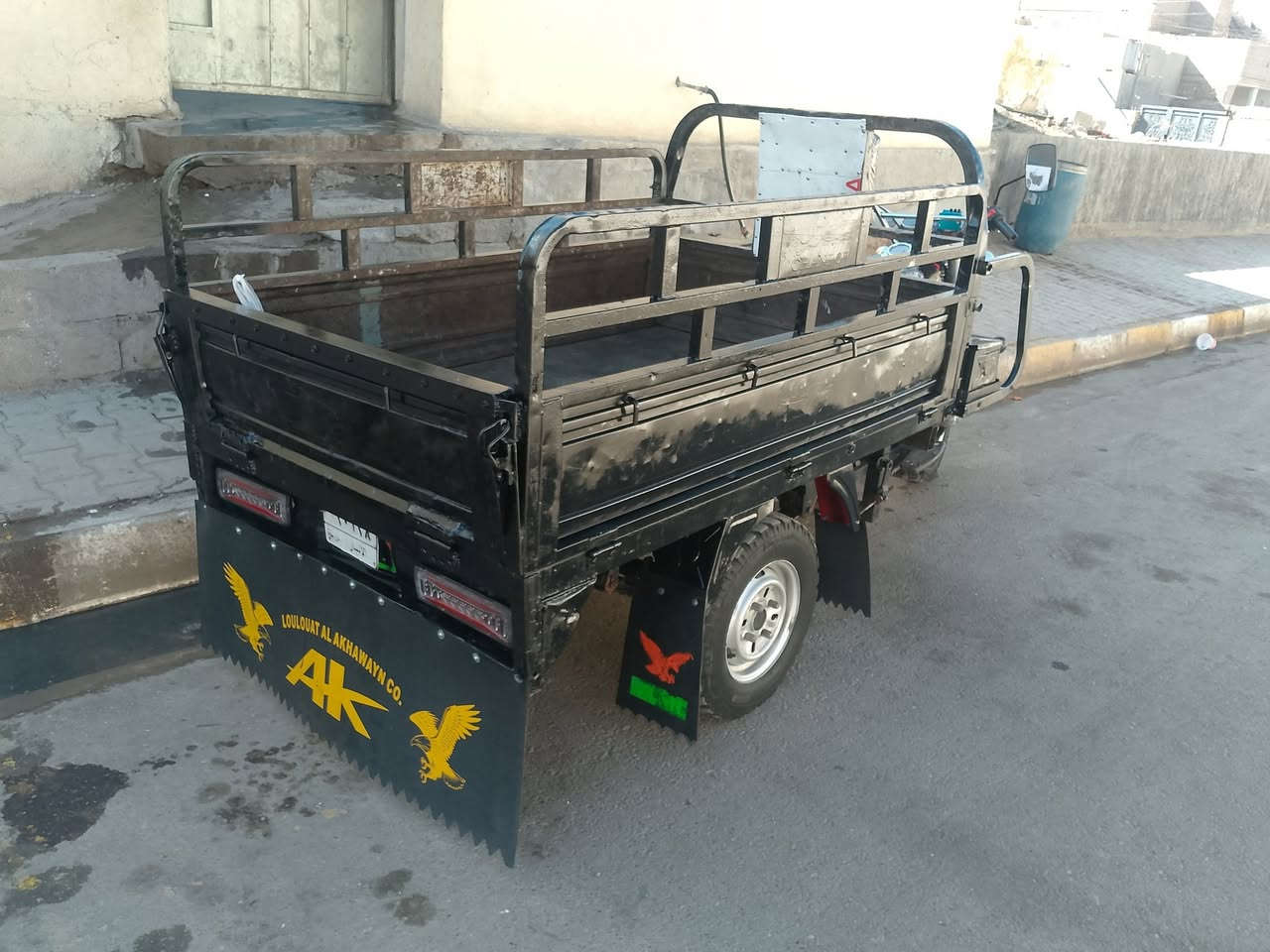 شباب ستوته للبيع موديل 21 مسجله رقم وسنويه 27 تنتهي تحويل ثاني يوم محرك 23 جديد شباب  ستوته جديده وخير من الله كلهه شغاله ونضيفه سعر مليون 900 وبيه مجال مكاني رمادي رقم لهاتف ***********
