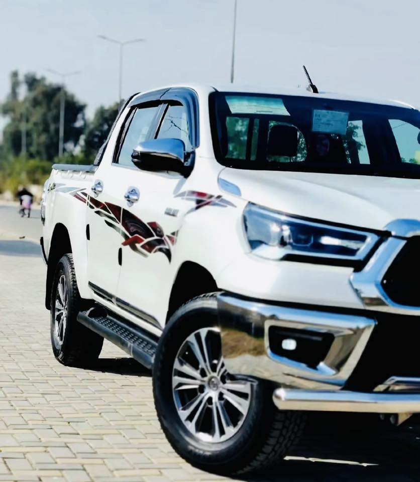 السلام عليكم بيع مستعجل هايلوكس 2022 فول مواصفات كفاله عامه رقم شمالي السعر 280للأستفسار ***********
