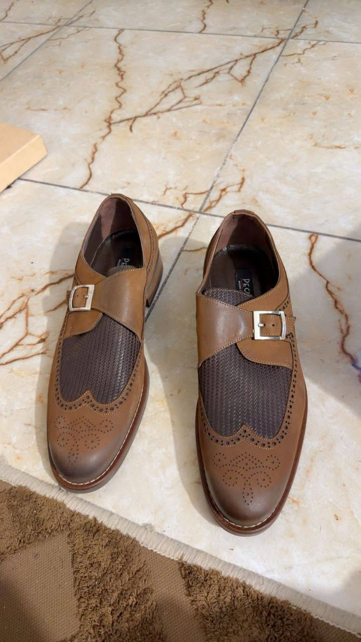 متاح سلام عليكم اخوان هذن كلهن جلد طبيعه غرض عن حاجه قياس 41 مامستعمل اقل شلع 25 الف ابيعن شلع مال خمس زواج مشتريهم ***********
