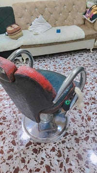 كرسي حلاقة • نضيف • جك شغال
