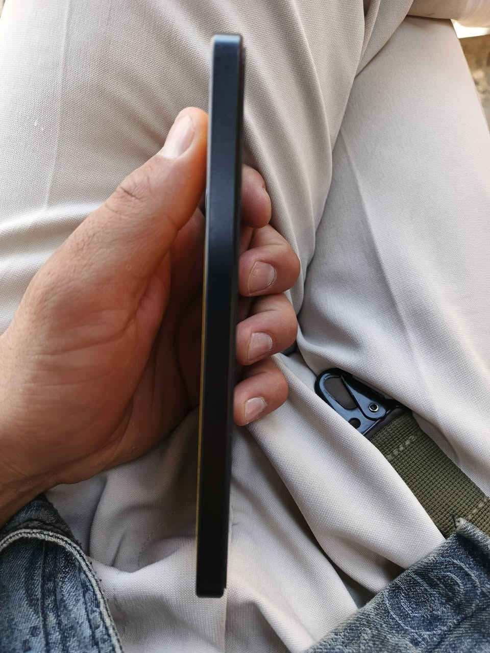 سلام عليكم بوكو X7pro
ذاكرة 512 عشوائيه 16 معروفه مواصفاته 
مكاني بغداد سعرة 350 وبي مجال قليل 
***********
