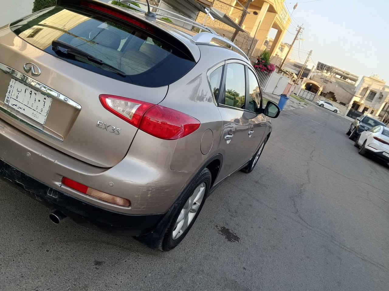السلام عليكم للبيع او مراوس
انفنتيE35 موديل ٢٠٠٨ فول مواصفات للخير 

سياره جاهزه ما بيها نقص برغي شرط كلها

محرك وكير بلادي ٦ سلندر جدد مكفولات 

سياره حادثها جاملغ وبنيد فقط بدون دواخل

صدرين جدد تخم تاير جديد تخم ويل اصلي 

سياره جديده مال جناي رقم بغداد تحويل مباشر

مواصفات فول للخير كلشي بالك بيها اعلى فئه 

السعر 90 ورقه وبي مجال للشراي انشالله 
للاستفسار ***********
