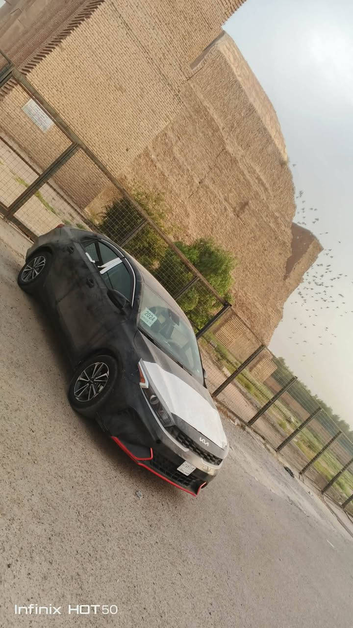 سلام عليكم فورتي البيع موديل ربعه وعشرين سعرميه وثلاثين بيها بإرادبس بالبنيد ***********
