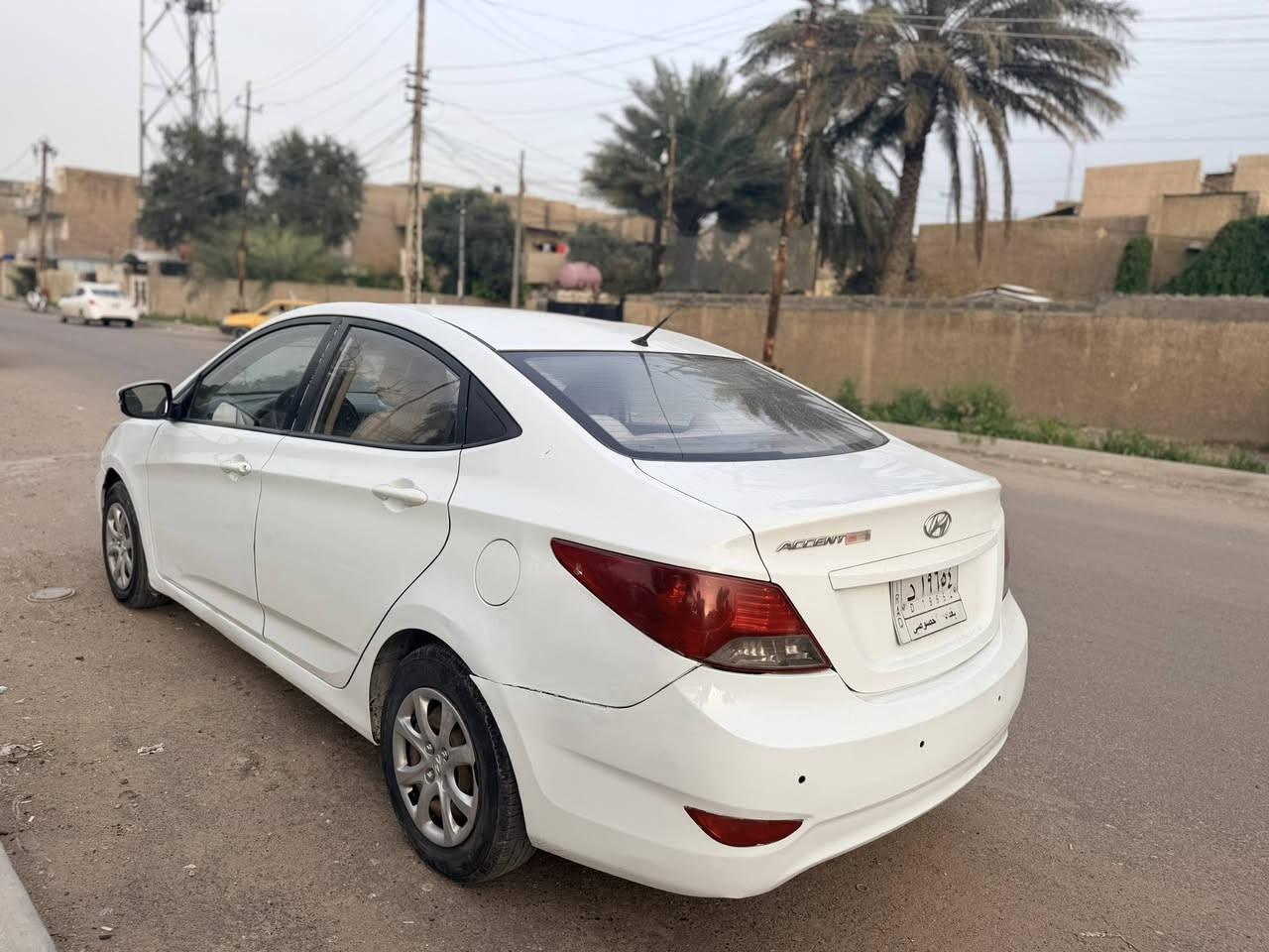 سلام عليكم للبيع
اكسنت بيضاء  خليجي
موديل 2015 
ماشيه 157 الف 
محرك 1400 
الجاملغ الخلفي الأيمن مصبوغ 
بيها بارد  
مكاني بغداد البلديات 
السعر 93 ورقه 
***********  وتساب
