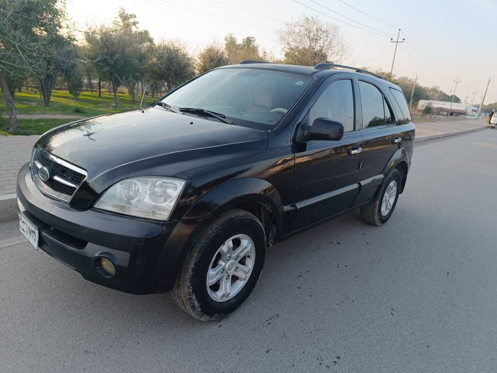 سۆرینتۆ/   45 گەڵاو تۆزێک معمەلە
مودێل 2007  کتابی مەزایدەی لەگەڵە  مکینەو گێری بەطەی 3 هەزارە  
مکینەو گێری بێ عەیبە  سلایدە قوفل مەرکەزییە  تەقەو رەقەی نییە سەیارەکە مەزبووتە 
شوین کەلار رەقەم مووبایل /*********** كالار, السليمانية
