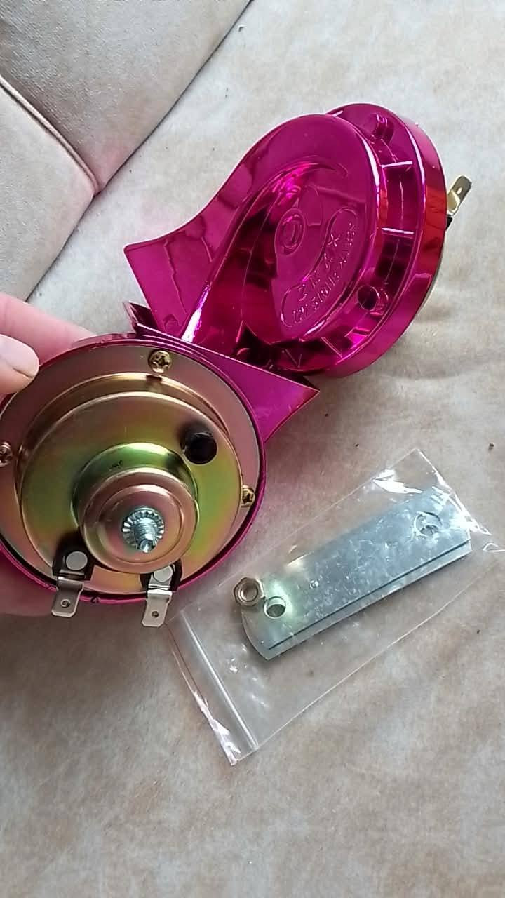 سڵاو هاوڕێیان
ئەم جوتە هۆڕینە بۆفرۆشتن لۆکە بەکار نەهاتوە بەس ئەوجوتە بەردەستە لە ئێستادا لەسلیمانیم لەپاکەتی خۆیدایە  موشتەریت چات بکە قوفڵی 10 هەزارە سەوتی زۆر خۆشە .


**إذا كنت صاحب هذا الإعلان وتريد حذفه لأي سبب، رجاءا أرسل رسالة إلى الدعم الفني**