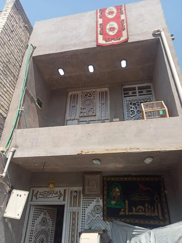 السلام عليكم اخوان بيت ١٠٠ متر الاورفلي فرع غازي المضمد ٤*٢٥ طابقين نظيف جدا ب١٦٥ وبي مجال ‭٠٧٧٠ ٠٤٨ ٣٢٨٨‬
