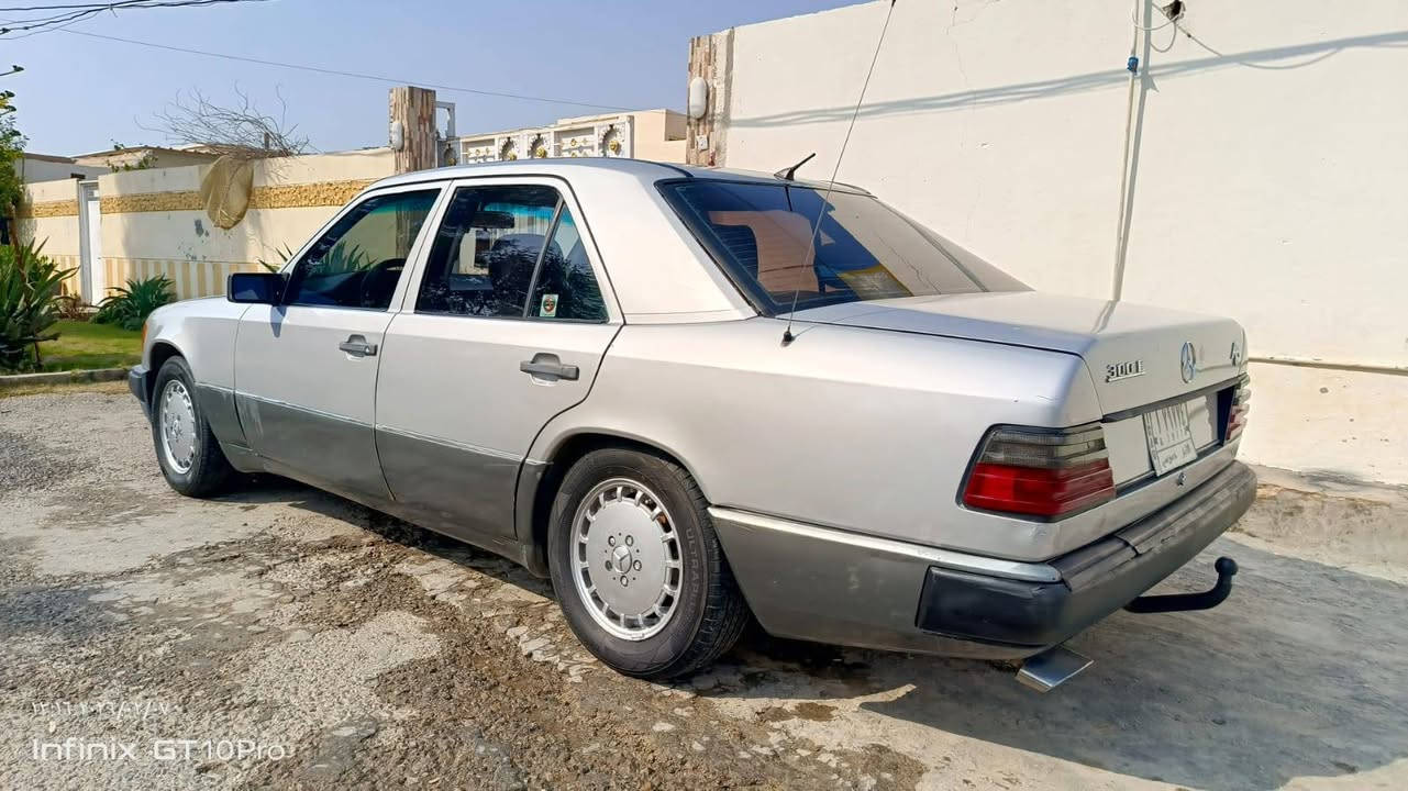 مرسيدس دب 1991 300
رقم #انبار انكليزي بسمي 
تخم تاير حداديه جدد 
كهربائيات جاهزه 
محرك وكير VVti جدد لك 
مكانه الانبار #الخالديه
السعر 53 وبيه مجال 
 ***********
