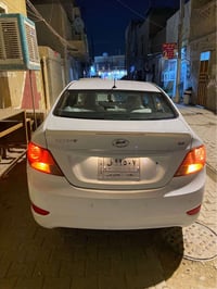 سياره اكسنت خليجي للبيع  موديل 2015اللون ابيض  محرك 1600 مرغوب والكير ...