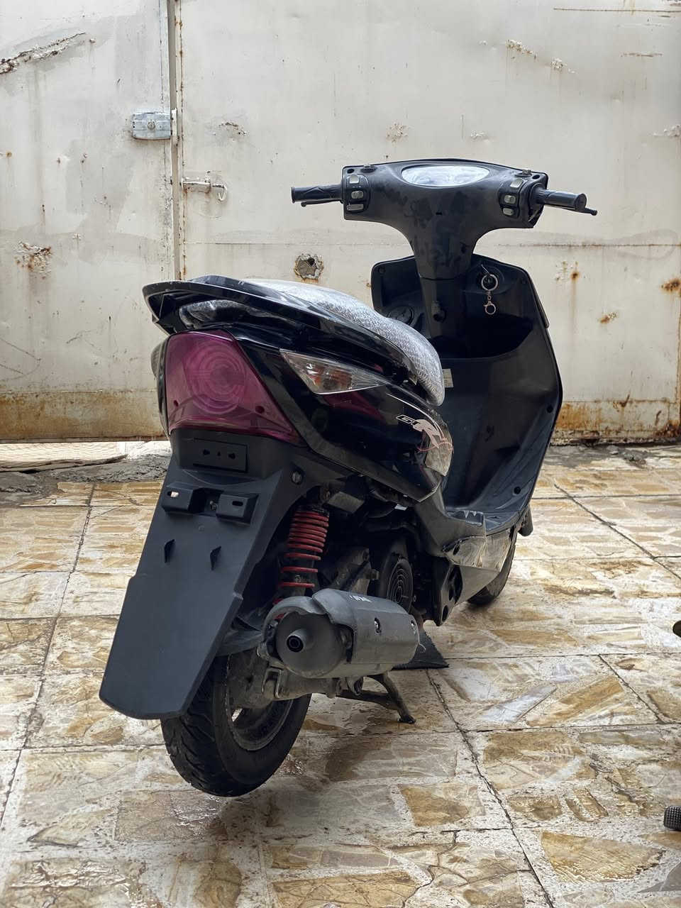 سلام عليكم
ثعلب Gtrللبيع 
بوشة 58ونص
رولة 1000 RGS
كابريتر قفاز حجم ٢٦
كلجات رياضي 
دراجة نضيفه بشكل 
كلشي بلاد بيه 
كفراته ختم واحد
كهربائيات شغاله 
كلشي مناقصه 
مكانه بغداد حي الخضراء
***********
