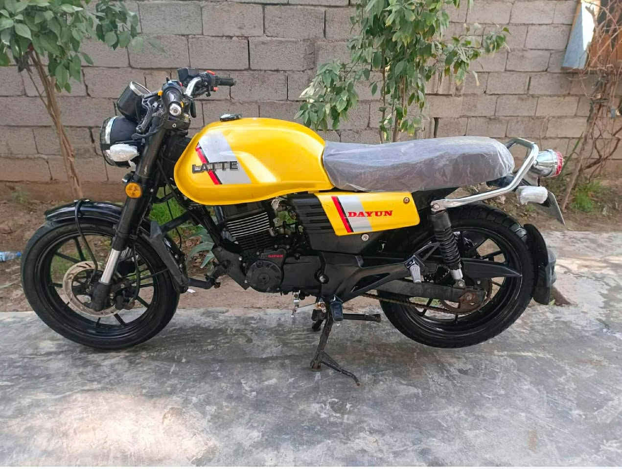 لايتي 23 مرقم
الدراجة جديدة وكلش حلوه استخدام شخصي بعدها الجيس الدهن ليكيمولي ناعمه تجي وتشوفها
2200 وبيها مجال للشراي لان مستعجل عندي ضرف
مكاني بغداد حي الفرات بغداد, العراق


**إذا كنت صاحب هذا الإعلان وتريد حذفه لأي سبب، رجاءا أرسل رسالة إلى الدعم الفني**