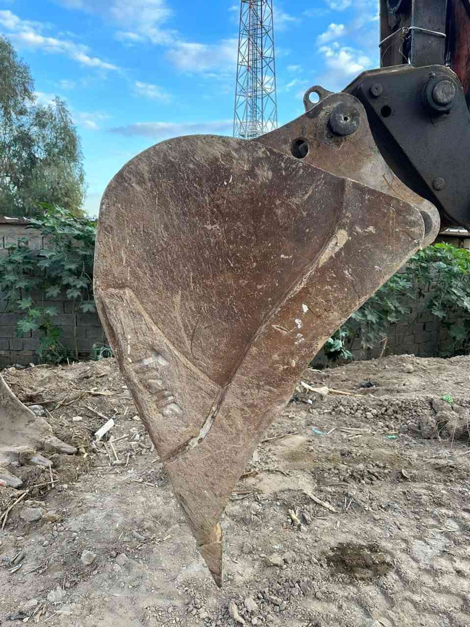 سلام عليكم 
كيلة حفاره  حجرية متر 100 
بيم 80  
سعر 6 اوراق 
***********
