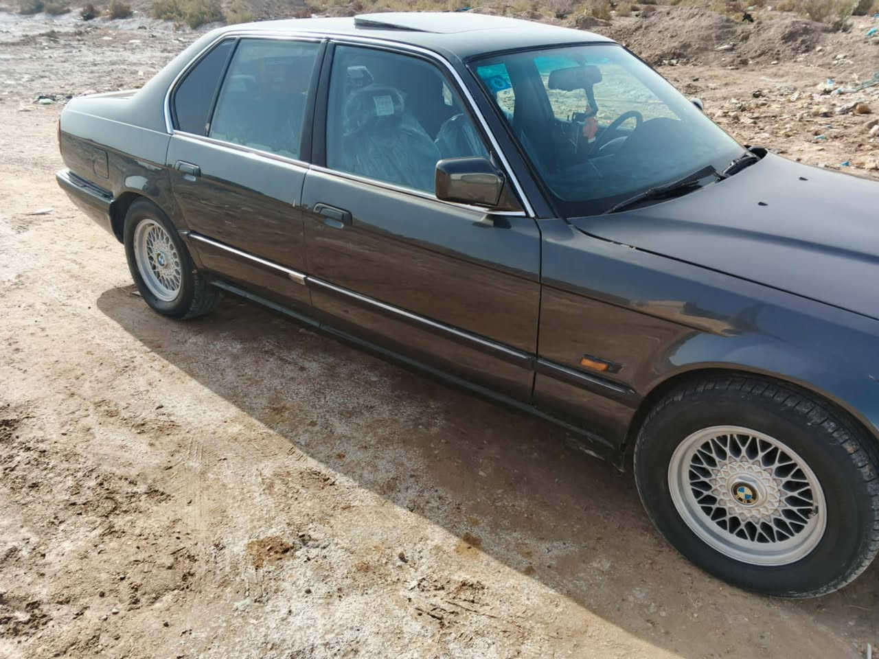 بي ام 735 اصل
موديل 92 رقم بغداد دولي بااسمي گير ومكينة مكفولاتحدادية جديدة تخم تاير جديد 
ويل شمسي دبل ارباك مكفولة من ضربة والخياس 
مصبوغه جماليه جديدكهربائيات ع وضع شركة 
السعر/ 52
عنوان بابل الاسكندرية ***********
