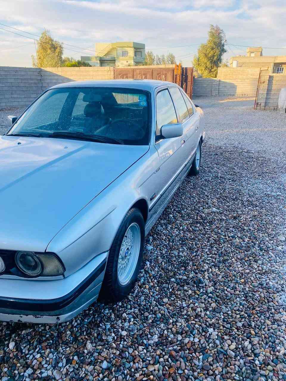 السلام عليكم BWM للبيع
رقم كركوك دولي تخويل ثاني يوم
گير محرك كبس شرط
تدفئه نار تبريد ثلج
صدر جديد تايرات طخم
كشنات جلد شاشه ايباد
غرفه جديده جوم اربعه اوتو
گير عادي موديل 1989 محدث 1993
سياره جديده ماتصرف عليها ربع 
كهربائيات كلها شرط لايت زنون
سياره محترمه ومال جناي وسعرها
مناسب حيل ((50)) وبيها مجال
يرهم مراوس حسب القناعه
رقم الهاتف ***********
