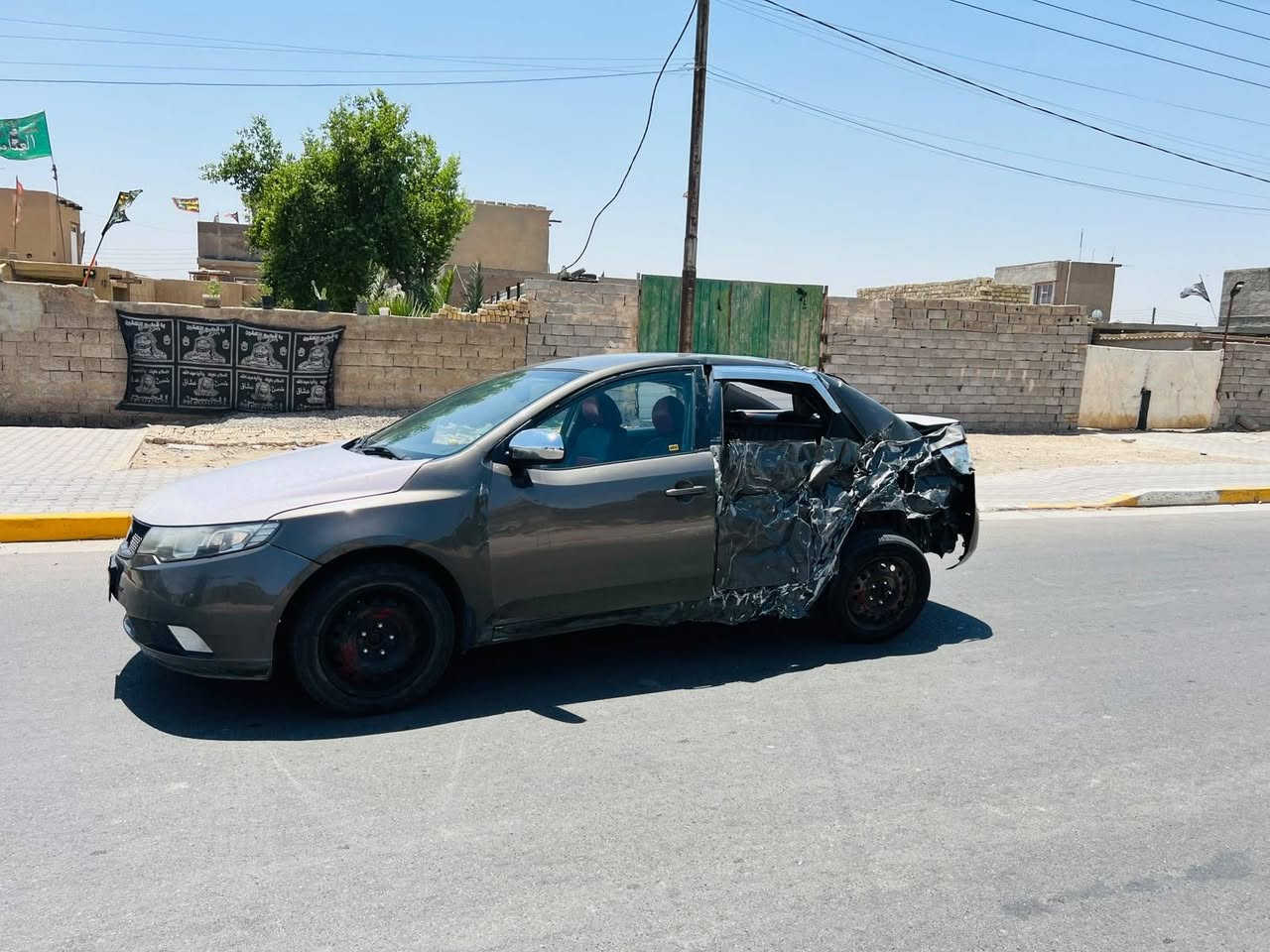سلام عليكم للبيع كيه سيراتو موديل 2010 خليجي رقم بغداد مشروع وطني تحويل مباشر اخوان سياراه تعرضت لحادث طخه جاملغ خلفي وباب بدون دواخل ابيع على حادثهه سياره شغاله وتمشي وتبريد ثلج سابقا مكفوله مكان السياره بغداد السعر 48$الاستفسار ***********
