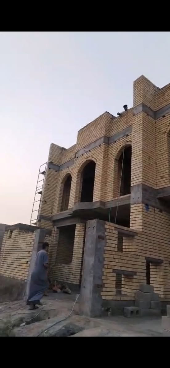بفضل الله تم اكمال. بناء. مشتملات 2 ب افضل وادق. التفاصيل. وبكادر محترف.  
يم الأسطوره… تبني وانت مرتاح 

نوفّرلك كلشي تحتاجه للبناء الحديث والديكورات الحديثه. 💫
بأحدث التصاميم وبأيدي مهندسين ومختصين محترفين 🔥

🏗️ خدماتنا المتكاملة:
• بناء بيوت سكن (فول حديث)
• بناء عمارات ومجمعات سكنية
• ترميم وصيانة عامة
• هدم وتهيئة الأرض

نشتغل بدقة عالية وجودة مضمونة
وبأسعار مناسبة تناسب الجميع 👌

📍 العمل داخل الكرخ والرصافة

مع الوسيط العقاري الأسطوره
وفريق من المهندسين المحترفين 👏

📞 للاستفسار والتواصل:
(***********)
