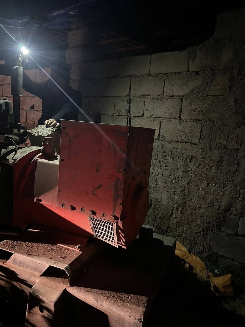 السلام عليكم ملف 200مضلع دبل بوربنك وشاصيً سوري سعر 18بيهن مجال رقم ***********
