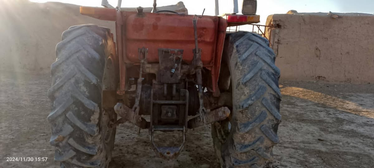 السلام عليكم مكينه البيع شرط محرك وكير وهودرليك شرط السعر ٨٥٠٠ رقم الهاتف***********
