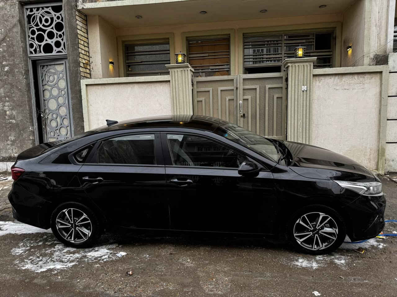 السلام عليكم (كيا فورتي)
موديل ٢٠٢٢

سياره جديده ماشيه ٣٢ ميل

حادثه تبديل بنيد فقط 

رايده ١٥٠ وبيه مجال لشراي
*********** 

مكاني بغداد بياع
