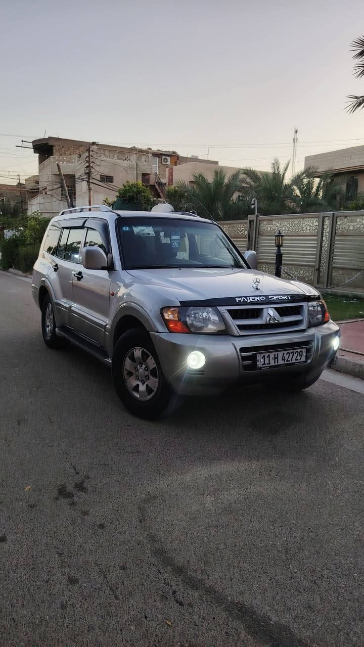 باجيرو موديل 2001 خليجي 9راكب رقم بغداد انكليزي بسمي سنوية ورقم وهزة جدد محرك 3000 المرغوب السيارة بدون ضربة فقط بيها رشات صبغ للجمالية مسويلها إدامة كاملة تخم مجاول تخم بلكات تخم نوزلات باتري جديد قاعدة فيت بم فلاتر قوايش لاستيك ولف وكالة اصلي تبريد شغال شاشة كامرة والباقي شوف العين السعر 70 بيها مجال بسيط للشراي مكاني بغداد الاتصال على ***********
