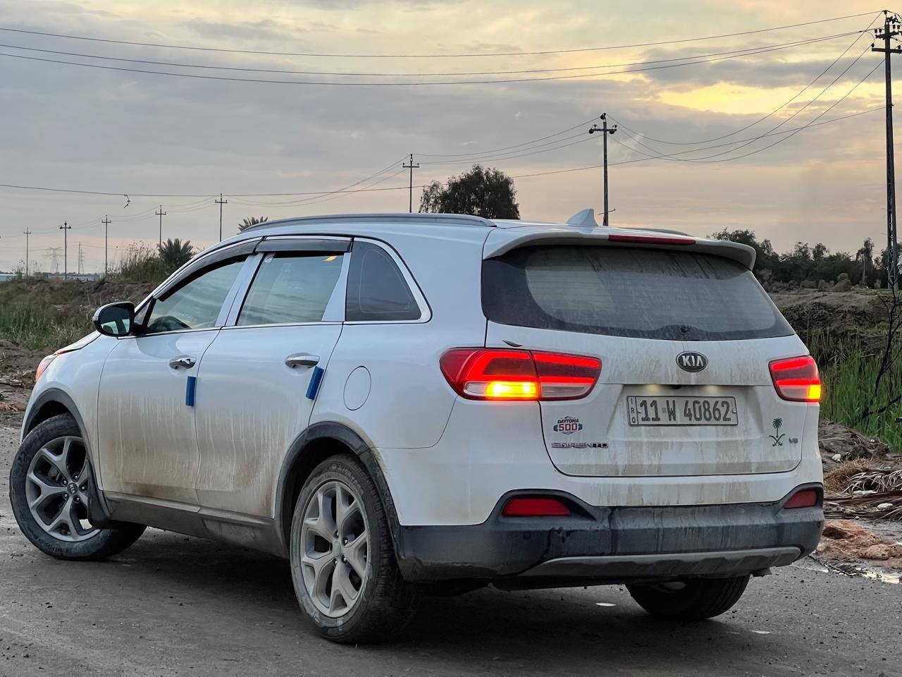 السلام عليكم للبيع كيا سورنتو موديل 2017 وارد خليجي فول موصفات 1/1 بصمه كشنات جلد وكهرباء شاشه كامره خلفيه ويل كب كروم مري شفط حساسات أمامي وخلفي جنطه كهرباء مكينه 6سلندر جديده كير حداديه بلكارتون تبريد ثلج3قطع 7راكب رقم بغداد الإنكليزي سنويه مجدده لل٢٠٢٧ غرفه جديده (ماشيه ١٥٧ الف) حقيقي سياره بيه تجيه خفيفه ومصبوغه عام شواصي ولغود وبجم وجنطه مكفولات سعرها 148 وبيه مجال مكاني بابل الحله هذا رقمي ***********
