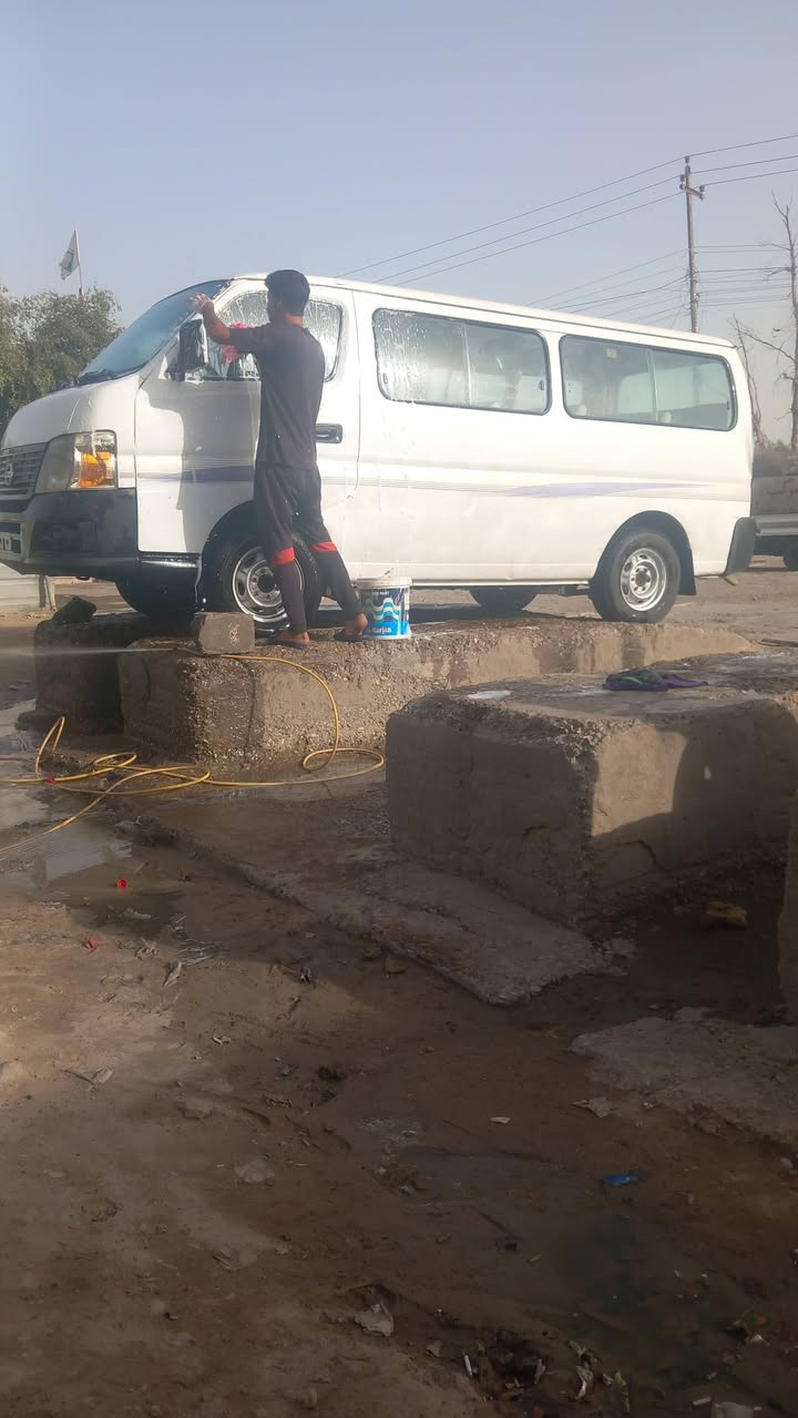 نيسان ١٠ سياره حلوه كبل الشارع خير من الله ١٢٥ وبيه مجال ***********
