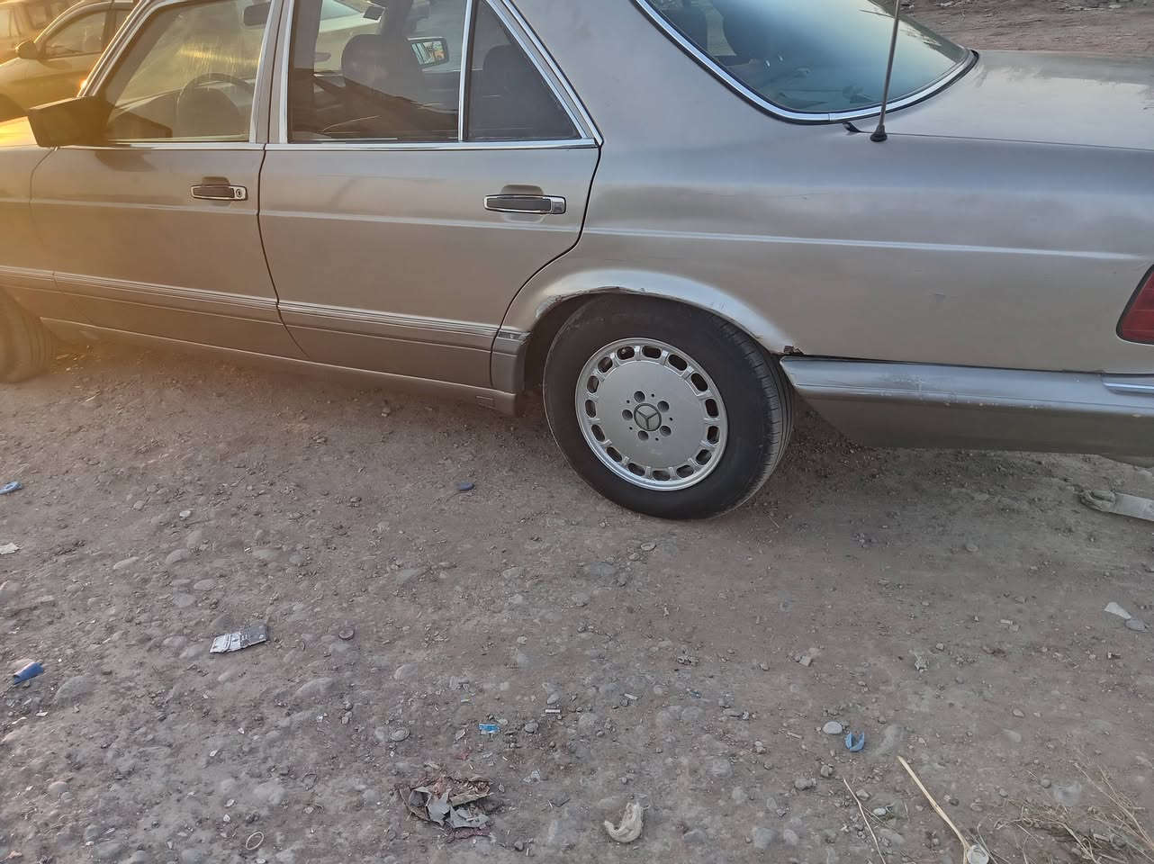 السلام عليكم مارسيدس وارد امريكي للبيع  موديل 86 محرك وكير بلاد تبريد حداديه ادامه كامله رقم بغداد انكليزي المكان بغداد تقاطع النهروان السعر 65 وبيه مجال مكلف بل نشر هاذا رقم صاحبه ***********
