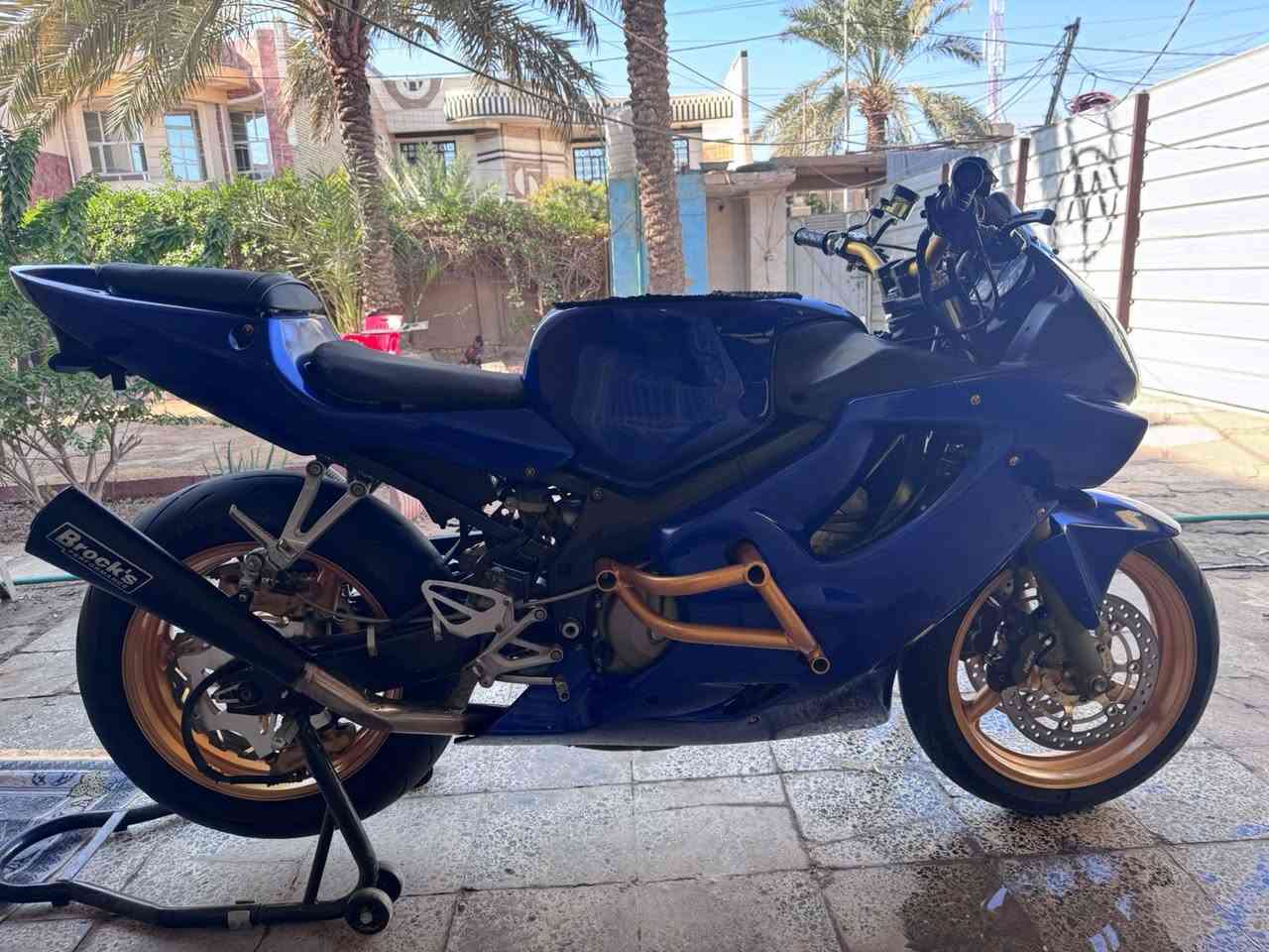 افوراي ٦٠٠
مكينه وكير مكفولات
ب18 ورقه
موديل 2004
واسط/صويره
***********
