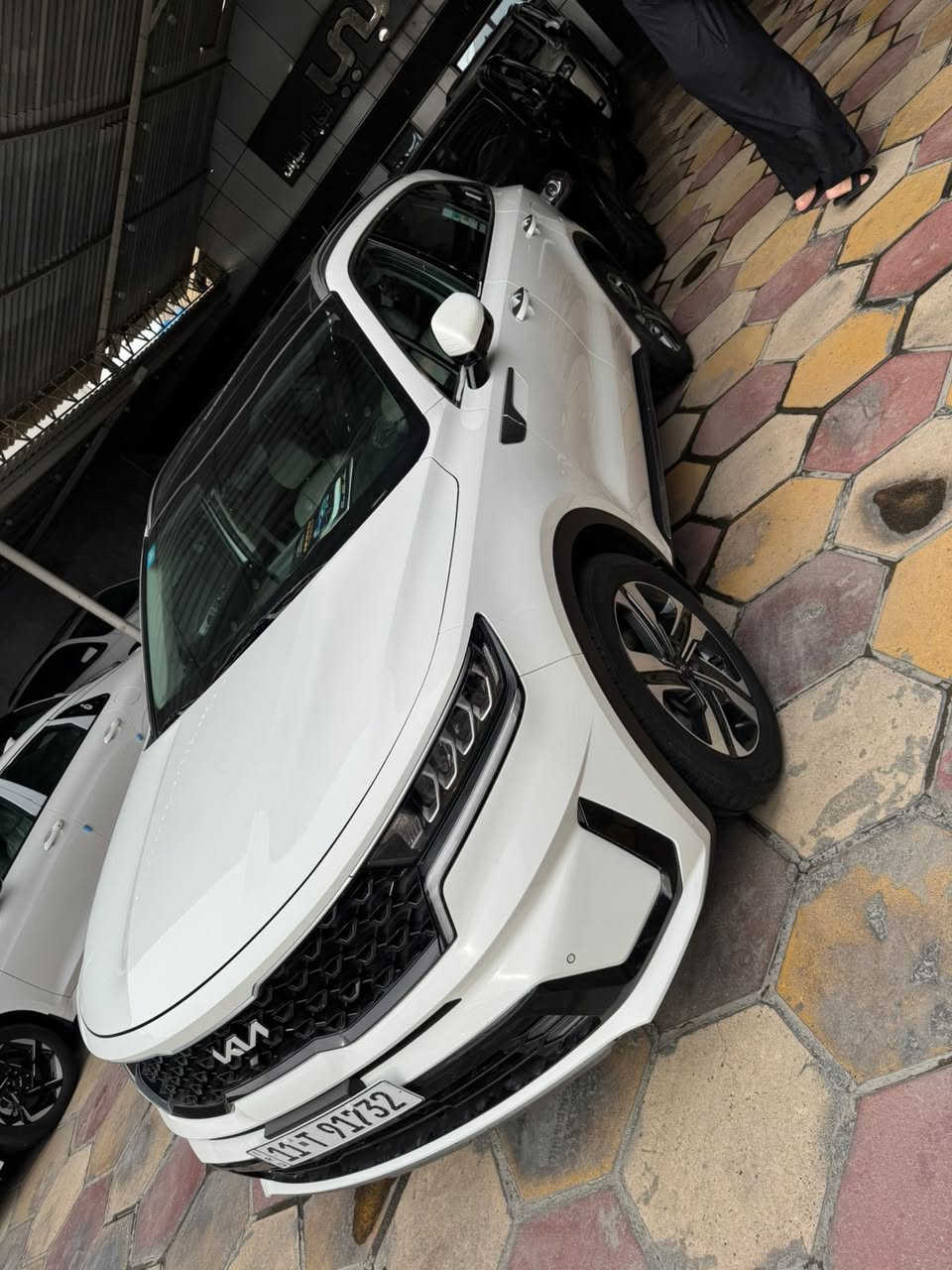 للبيع كيا سورنتو 2022 شركة الدوليه
سياره جديده جدآ و مكفوله من كل شي 
ماشيه 45000KM 
مواصفات 1/1 ما بيها نقص اي مواصفه
داتاشو 
4 كامرات 
محرك 3500 V6 
فور ويل 
بانوراما 
داخل جلد 
كشنات كهرباء 
كشنات تبريد تدفئه 
ذاكرة خزن 
كير ماوس 
اضائات محيطيه 
بردات خلفيه 
الشاشة الكبيره 
عداد دجتل 
حساس امامي خلفي 
رادار جانبي 
رادار امامي قياده ذاتيه 
تبريد لمس 
بصمة تشغيل و ابواب 
تشغيل عن بعد 
اضائة ترحيب 
اشاره بالمرايه و المرايه شفط 
سياره كلش كلش جديده و ماكو بنضافتها مكفوله من الصبغ و البارد و القطع كلها بشرط لا براغي مفتوحه ولا ابد حتى الدعاميه على كبس الوكالة 
دهن و فلاتر و سيرفس كله بالوكالة 
رقم بغداد ب اسمي شخصيآ تجي تشوفها و بشرط افحصها وين ما يعجبك تحويل ثاني يوم 
سعر السياره 29500$ بيها مجال حك الجيه 
مكان السياره بغداد للأستفسار الأتصال على الرقم *********** متوفر واتساب تحياتي للجميع
