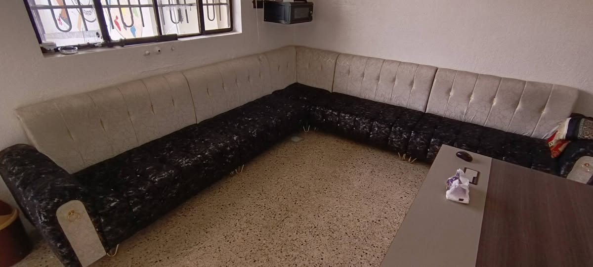 ديوان للبيع نظيف 
السعر ٣٧٥ الف


**إذا كنت صاحب هذا الإعلان وتريد حذفه لأي سبب، رجاءا أرسل رسالة إلى الدعم الفني**