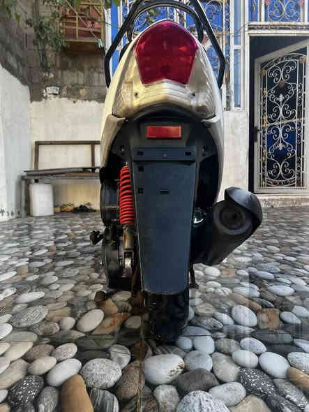 السلام عليكم 
دراجه ماكس منغولي للبيع محرك بلادي ممفتوح 
والگشر كدامكم امانة الله دراجه نگرة سلف وبرغي مامبدل بيها السعر 475 وبيها مجال للشراي مكاني الشعب
***********
