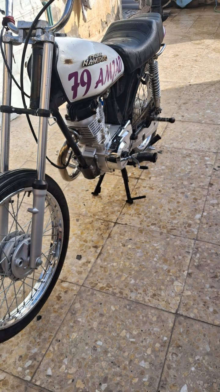 سلام عليكم شباب دراجه للبيع دراجه نضيفه كلش لياخذهه ما يخسر تعميره جديدة محرك برغي ما مفتوح بيه شاصي نامه شلامجه كلك كلك كلك سعر 600وبيهه مجال مكاني ناصريه مركز وهاذه رقمي ‏‪0786 981 2383‬‏بدون مريضة 😅
