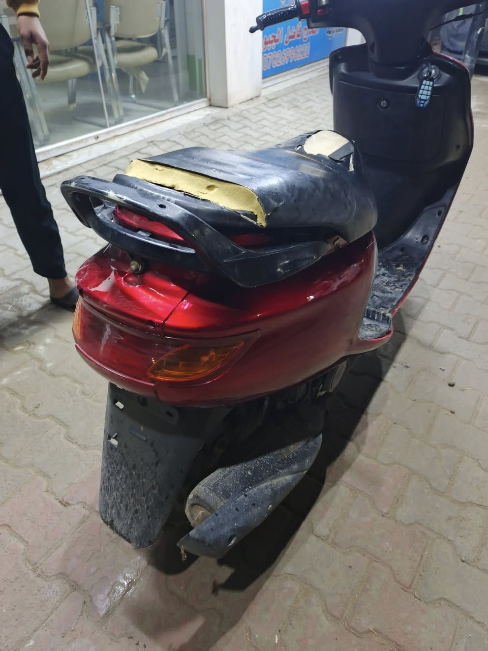 سلام عليكم 
فراشه البيع 
نضافه فول شلعه شك الكاع 
كهربيات كله شغاله 
مكان نجف
سعر 425وبيه امجال
اتصال ***********
