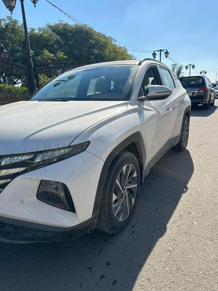 سلام عليكم للبيع توسان موديل 2024السياره بعدها بحالة الزيرو ماشيه 14الف كلش نضيفه ومكفوله كفاله عامه بنورما فول مو عاديه مكاني الكاظميه ***********
