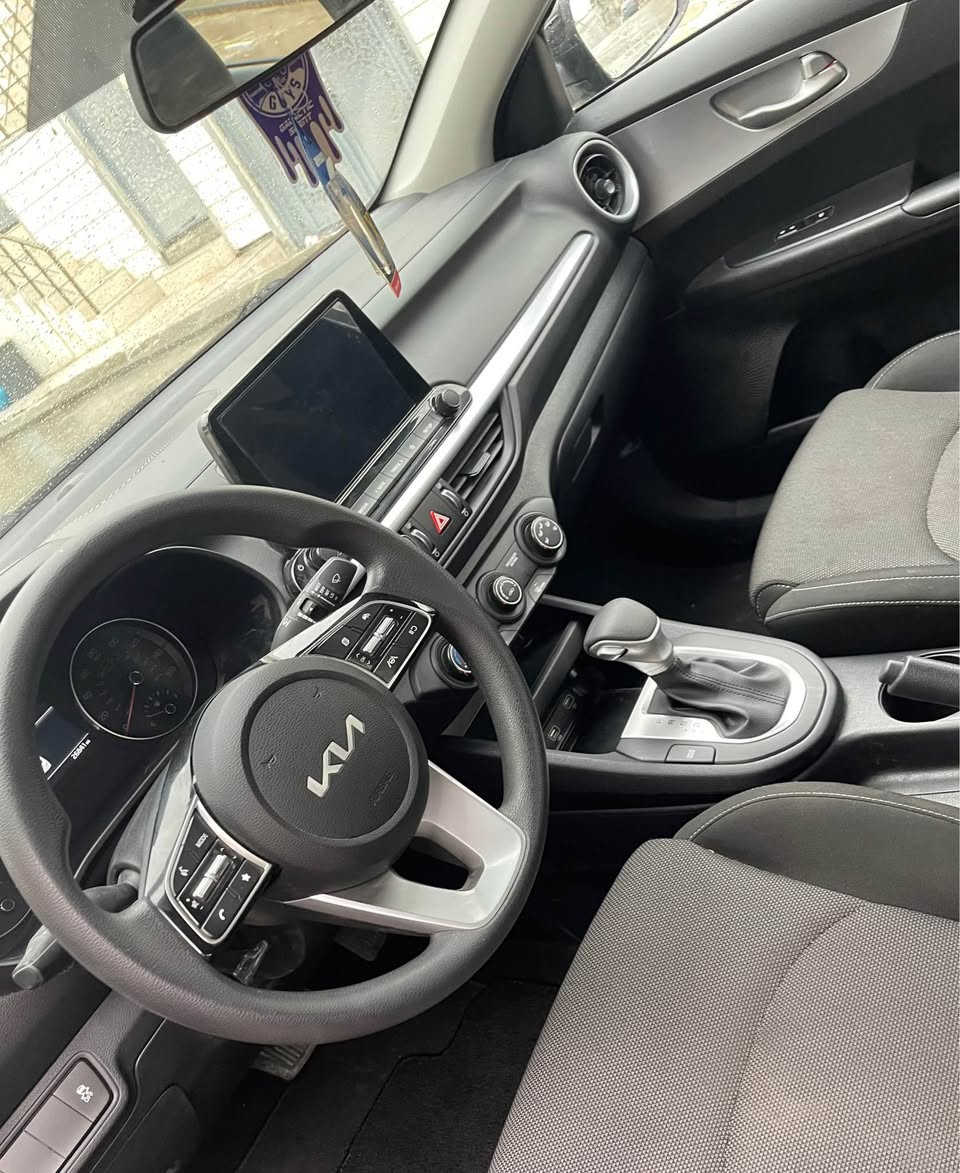 Kia forte.   ( model 2024 )

كلين بي بۆیاخ بێ ئیرباگ ،بی سارد 
رەقەم کاتی نا شکاوە ٣ مانگی لەگەڵە بۆ رەقەم 
مەکینە 2000 دووش 
تحکم ستیرن رادار خەتی جادە حساس پێش و پشت  شاشە گەورە 
 ٣ مۆدی لێخوڕین Sport/Normal/Smart
زۆر مواسەفاتی تر 
2 سویچی لەگەڵە 
سەیارەکە بچوکترین نەقسی نیە جاهیزە
تەنها ٢٦ هەزار ڕۆشتووە 
نرخ   ١44 $ 
ژمارەی مۆبایل    *********** 

Kia forte Model 2024 

‎السلام عليكم ‏

‎كيا فورتي 2024 وارد امريكي

‎کلین بدون صبغ و بدون ايرباك بدون بارد   

‎محرك كير كلشي كفاله 

‎محرك 2000 Doch دوش

‎رادارات جانبيه تحديد النقطه العمياء 

‎رادار خلفي تنبيه عند الرجوع

‎رادار امامي

‎تحديد مسار/ سياقه ذاتيه 

‎اوتو بريك /توقف ذاتي عند الاقتراب 

‎اشاره بل مرايه 

‎شاشه كبيره 

‎فول تحكمات ستيرن 

‎3 انظمة قياده Sport/Normal/Smart

‎كروز مثبت سرعه 

‎حساس اطارات 

‎شاشة ضبط واعطال بل دشبول 
2 سویج ویاها 

‎ماشية 26  الف

‎السعر (١٤٤  $)  

‎العنوان  السلمانية  
الرقم *********** السليمانية, العراق
