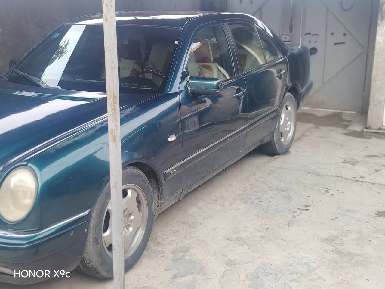 مرسيدس ام عيون موديل 96 كير ومكينه محور ٣٠٠ جدد  حداديه ٨٠ بالميه رقم بغداد ارقم ***********
