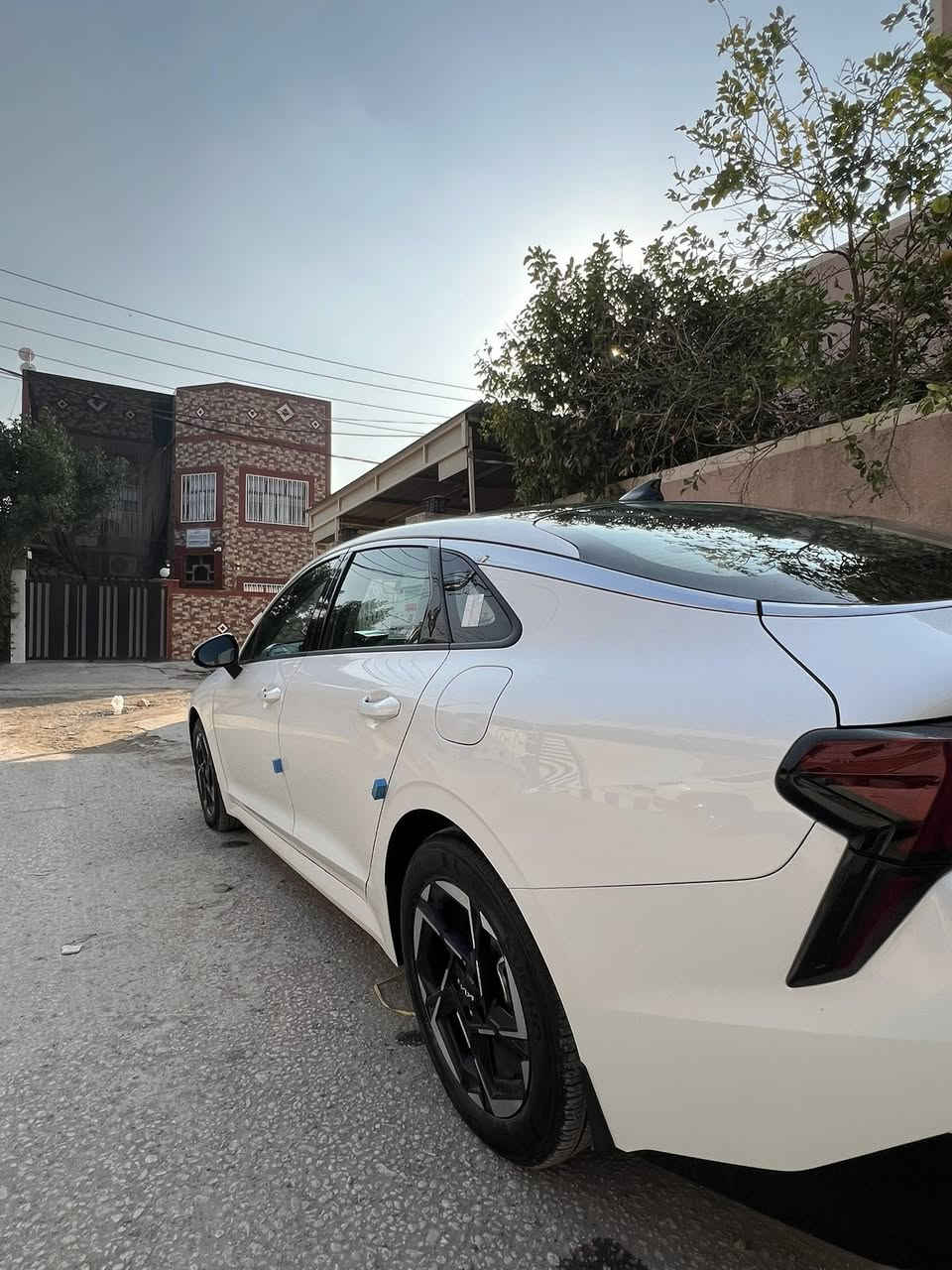 كيا K5 2024 خليجي
كفالة عامة  
ماشة 35 الف فقط 
موصفات فول 
بصمة 
رادار 
تحكمات
مري شفط 
اشاير مري 
سقف بنوراما 
تبريد قطعتين 
شاشة كبيرة 
انضمة قيادة 
هاند بريك بصمة 
محرك 2500
تحكم كشن كهرباء 
و بعد بيهة موصفات 
ملاحضة بيهة شخط بالدوسة صغير سيارة نضيفة بعنى الكلمة مال بيت 
السعر 240 و بيهة مجال قليل 
العنوان حلة 
رقم ***********
