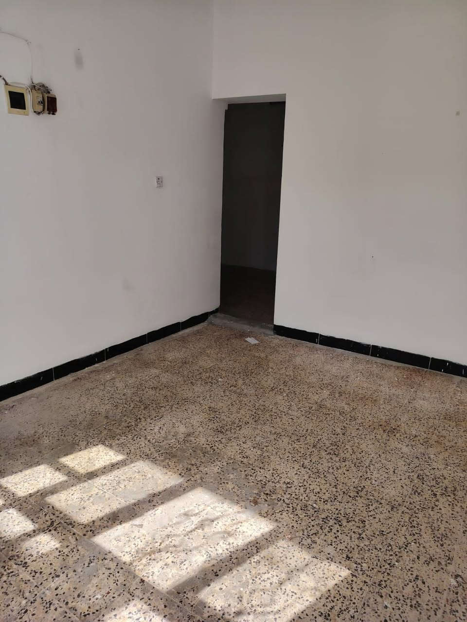 شقة للإيجار بحي النور خلف دانية ماركت الشقة تتسع #لنفرين  بيها صحيات +هول +غرفة + مطبخ

200 الف سعر نهائي

***********
