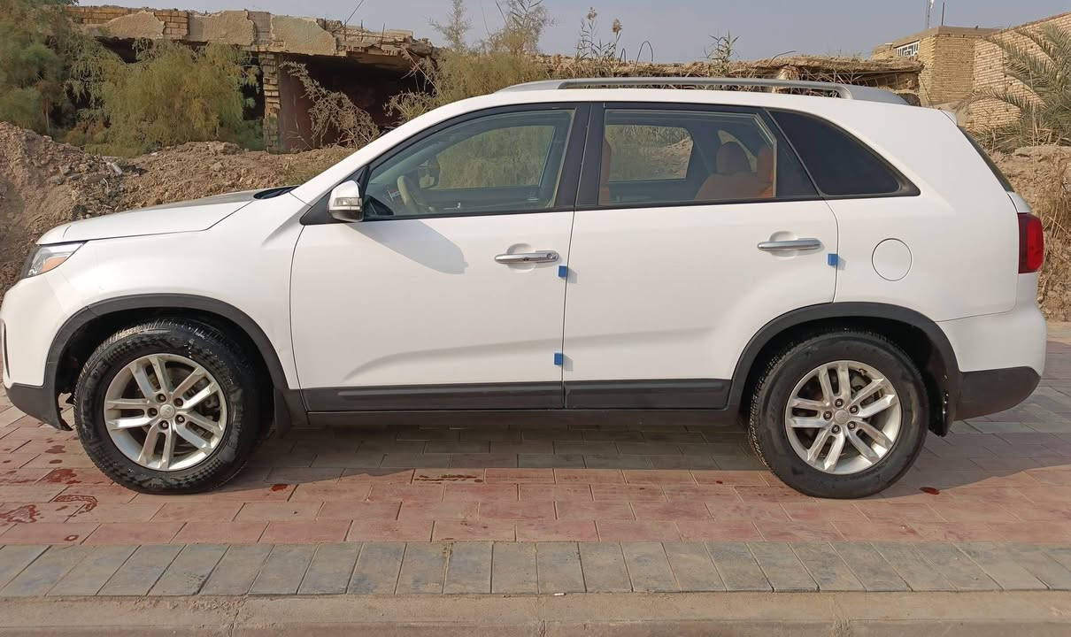 السلام عليكم ورحمة الله وبركاته 
كيا سورنتو موديل 2015 رقم بغداد مشروع وطني لغاية 27 امريكي كفاله عامه من الضربه والصبغ والتبديل ماعدا الدعاميه الاماميه محركv6 مامفتوحه على الشركه سياره جهازه محرك حداديه تايرات جاهزه من كل النواحي تبريد قطعتين ثلج اشايرا بالمرايه تحكماستيرن جيهتين سياره مالت جناي 
السعر159 العنوان / ذي قار / قضاء النصر 
للأستفسار الاتصال على الرقم ***********
